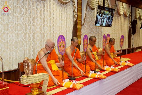 ภาพ No.270780:วันที่ 18 พฤศจิกายน พ.ศ. 2568 วัดพระธรรมกาย เป็นเจ้าภาพบำเพ็ญกุศล  คุณยายอาจารย์ ดร.ตรีธา เนียมขำ  อดีตนายกสมาคมศิษย์หลวงพ่อวัดปากน้ำ ณ ศาลาสตมานุสรณ์ (ศาลาเรือนไทย) วัดปากน้ำ  พระอารามหลวง เขตภาษีเจริญ กรุงเทพมหานคร