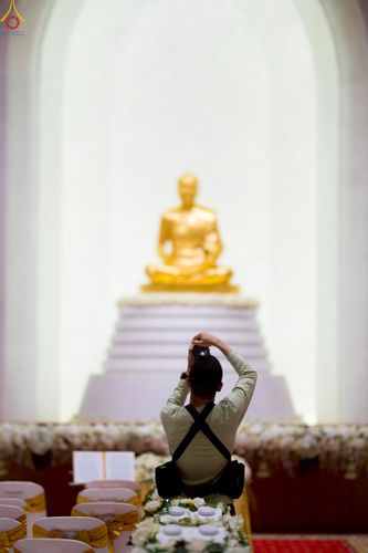 ภาพ No.239749:วันที่ 16-17 สิงหาคม พ.ศ. 2568 การปฏิบัติหน้าที่ของเจ้าหน้าที่ทุกสถานะ เพื่องานพิธีอัญเชิญรูปเหมือนพระมงคลเทพมุนี (สด จันทสโร) และพิธีกดปุ่มอัญเชิญรูปเหมือน พระมงคลเทพมุนี (สด จันทสโร) ณ มหาวิหารแก้วพระมงคลเทพมุนี ศูนย์ปฏิบัติธรรมแก้วเมืองเลย จ.เลย