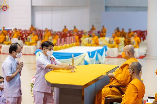 ภาพ No.88258:พิธีทอดผ้าป่าถวายทุนการศึกษาพระภิกษุสามเณรทั่วโลก, มอบโล่ผู้อุปถัมภ์มหาวิทยาลัยฯ ในวันครบรอบสถาปนา 20 ปี มหาวิทยาลัยธรรมกายแคลิฟอร์เนีย (DOU), พิธีถวายมหาสังฆทาน 108 รูป บูชาธรรมมหาปูชนียาจารย์ วันเสาร์ที่ 16 กันยายน พ.ศ. 2566 ณ ห้องแก้วสารพัดนึก1 วัดพระ