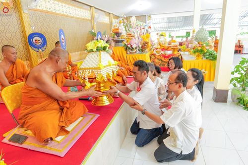 ภาพ No.256712:วันที่ 16 ตุลาคม พ.ศ. 2568 พิธีทอดกฐินสามัคคีทั่วไทย 30,000 วัด โดยคณะศิษยานุศิษย์ บูชาธรรม 81 ปี หลวงพ่อธัมมชโย ณ วัดสุภาษิตาราม ต.เกาะนางคำ อ.ปากพะยูน จ.พัทลุง