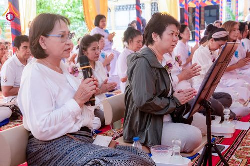 ภาพ No.145496:ศูนย์ปฎิบัติธรรมนครวัด ร่วมกับสำนักงานเจ้าคณะจังหวัดไพลิน ถวายเทียนพรรษา มหาสังฆทานครั้งยิ่งใหญ่ เชื่อมสัมพันธ์ ไทย-กัมพูชา 80 วัด บูชาธรรมธรรมหลวงพ่อธัมมชโย ณ วัดโพธิมาราม จ.ไพลิน ประเทศกัมพูชา วันพุธที่ 17 กรกฎาคม พ.ศ. 2567