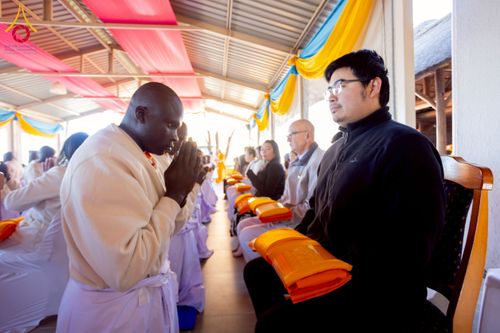 ภาพ No.231639:โครงการบรรพชาอุปสมบทหมู่ครั้งที่ 2 ณ วัดพระธรรมกายโจฮันเนสเบิร์ก ประเทศแอฟริกาใต้ วันอาทิตย์ 29 มิถุนายน พ.ศ. 2568