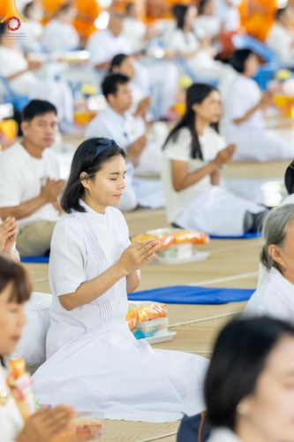 ภาพ No.174635:พิธีถวายภัตตาหารเมนูสวรรค์ เพื่อการบรรลุธรรม ณ หอฉันคุณยายอาจารย์ฯ วัดพระธรรมกาย วันที่ 23 พฤศจิกายน พ.ศ. 2567