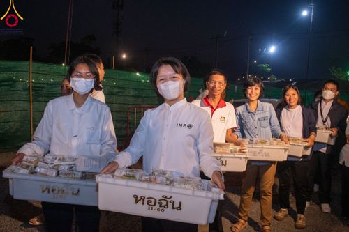 ภาพ No.115049:พิธีถวายภัตตาหารเป็นสังฆทาน แด่คณะพระธรรมยาตรา ปีที่ 12 วันที่ 19 มกราคม พ.ศ. 2567 ณ วัดโบสถ์(บน) บางคูเวียง จ.นนทบุรี