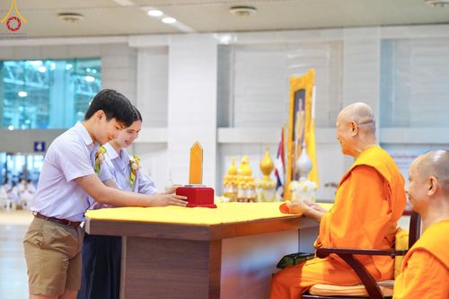 ภาพ No.124630:พิธีมอบโล่วัชรเกียรติยศ โครงการตอบปัญหาศีลธรรมเพื่อสันติภาพโลก (World-PEC) ต่างประเทศ ครั้งที่ 17 ณ ห้องแก้วสารพัดนึก 1 วัดพระธรรมกาย ในวันมาฆบูชา เสาร์ที่ 24 กุมภาพันธ์ พ.ศ. 2567