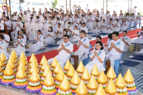 ภาพ No.91390:พิธีทอดผ้าป่ายกยอดดอกบัวสิริปทุมทิพย์  ประดิษฐาน ณ ปทุมเจดีย์  (เจดีย์พระพุทธเจ้า ๕ พระองค์) ณ ศูนย์อบรมเยาวชนจังหวัดปัตตานี 22 ตุลาคม พ.ศ.2566