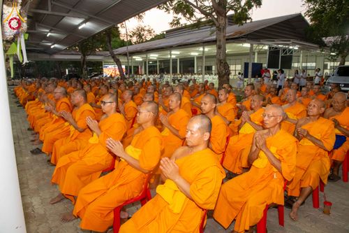 ภาพ No.315506:วันพุธที่ 25 มีนาคม พ.ศ. 2569 พิธีบำเพ็ญกุศล คุณพ่อณรงค์ จินตมากุล  สิริอายุ 99 ปี 11 เดือน โยมบิดา พระครูปลัดรัตนวีรวัฒน์ (รังสฤษดิ์ อิทฺธิจินตโก) ที่ปรึกษาเจ้าคณะจังหวัดปทุมธานี เจ้าอาวาสวัดพระธรรมกาย  ณ ห้องปลูกศรัทธา 2 วัดพระธรรมกาย ปทุมธานี