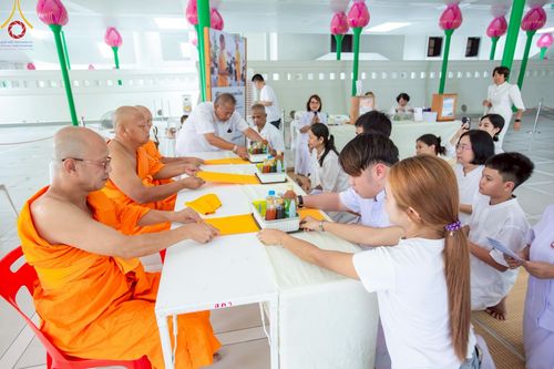 ภาพ No.217449:วันเสาร์ที่ 12 เมษายน พ.ศ. 2568 พิธีอุปสมบท ในโครงการอุปสมบทหมู่ บูชาธรรมหลวงพ่อธัมมชโย, โครงการธรรมทายาท ระดับอุดมศึกษา รุ่นที่ 52 ,  โครงการบวชพระนานาชาติ AEC & WAB CEO รุ่นที่ 4 ณ วัดพระธรรมกาย