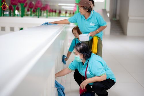 ภาพ No.145947:ชมรมจิตอาสาอนุรักษ์สิ่งแวดล้อม รับบุญทำความสะอาดบริเวณโบสถ์พระไตรปิฎก วัดพระธรรมกาย จ.ปทุมธานี วันที่ 25 กรกฎาคม พ.ศ. 2567