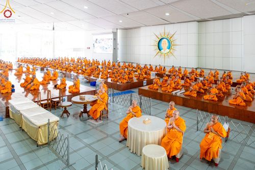 ภาพ No.184780:พิธีถวายภัตตาหารเมนูสวรรค์ "เพื่อการบรรลุธรรม" เนื่องในวาระอายุวัฒนมงคล 84 ปี หลวงพ่อทัตตชีโว วันเสาร์ที่ 21 ธันวาคม พ.ศ. 2567 ณ หอฉันคุณยายอาจารย์ฯ วัดพระธรรมกาย