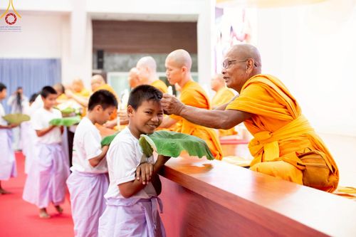 ภาพ No.213774:วันเสาร์ที่ 29 มีนาคม พ.ศ. 2568 พิธีตัดปอยผม ขอขมาผู้ปกครอง มอบบาตร-ผ้าไตร และพิธีบรรพชาสามเณร ณ ศูนย์ปฏิบัติธรรมจังหวัดระยอง (บ้านช่องลม) ต.บางบุตร อ.บ้านค่าย จ.ระยอง