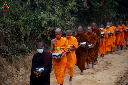 ภาพ No.130964:Photo Story ปฐมบรรพชาชาวพุทธมาร์มา Episode 4/5 วันที่ 13 กุมภาพันธ์พ.ศ. 2567 ณ วัดธัมจักร อรัญกุฏิ บังกลาเทศ