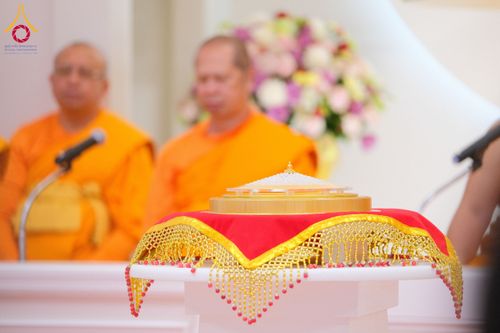 ภาพ No.62369:คณะศิษยานุศิษย์รวมใจสถาปนาและสมโภช ธรรมจักร เพื่ออัญเชิญประดิษฐาน ณ ยอดอุโบสถ 80 ปี หลวงพ่อธัมมชโย วัดพระธรรมกายนิวเจอร์ซี ประเทศสหรัฐอเมริกา  วันอาทิตย์ที่ 7 เมษายน พ.ศ. 2567