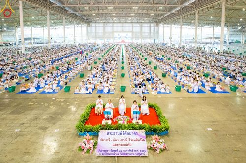 ภาพ No.207226:พิธีตักบาตร และปฏิบัติธรรมช่วงสาย ในวันมาฆบูชา วันพุธที่ 12 กุมภาพันธ์ พ.ศ. 2568 ณ วัดพระธรรมกาย จังหวัดปทุมธานี