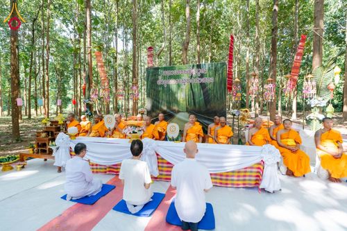 ภาพ No.169540:พิธีทอดกฐิน ณ ศูนย์ปฏิบัติธรรมนานาชาติตะวันพร้าว จ.เชียงใหม่ ในโครงการกฐินสามัคคีทั่วไทย 30,000 วัด บูชาธรรม 80 ปี หลวงพ่อธัมมชโย โดยคณะศิษยานุศิษย์วัดพระธรรมกาย วันที่ 25 ตุลาคม พ.ศ. 2567