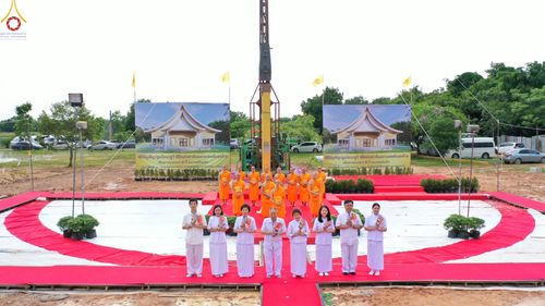 ภาพ No.84367:พิธีทอดผ้าป่า พิธีอัญเชิญปฐมรัตนปฐวี และพิธีตอกเสาเข็มต้นสุดท้าย เพื่อสถาปนาอาคาร 80 ปี หลวงพ่อธัมมชโย ณ ศูนย์ปฏิบัติธรรมวิหารแดง ตำบลเจริญธรรม อำเภอวิหารแดง จ.สระบุรี  วันที่ 23 กรกฎาคม พ.ศ. 2566