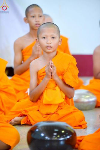 ภาพ No.217551:วันอาทิตย์ที่ 13 เมษายน พ.ศ. 2568 พิธีตักบาตรฉลองสามเณรใหม่ ศูนย์ปฏิบัติธรรมเขาคิชฌกูฏ โครงการบรรพชาสามเณรภาคฤดูร้อน