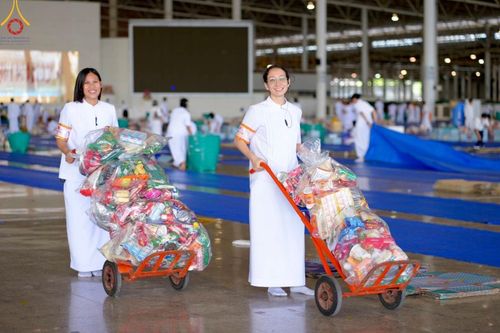 ภาพ No.150573:V.44 เพื่อพ่อ ภาพเตรียมงาน ปฎิบัติงาน ของเจ้าหน้าที่ อาสาสมัคร ทุกสถานะ เพื่อความสำเร็จ ในงานวันธรรมชัย วันอังคารที่ 27 สิงหาคม พ.ศ. 2567