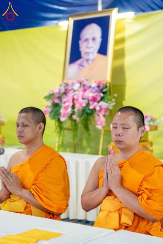 ภาพ No.192530:พิธีถวายภัตตาหารเป็นสังฆทาน แด่พระธรรมยาตรา ณ อนุสรณ์สถานคลองบางนางแท่น อ.สามพราน จ.นครปฐม ในโครงการธรรมยาตรา กตัญญูบูชา มหาปูชนียาจารย์ พระมงคลเทพมุนี(สด จนฺทสโร) พระผู้ปราบมาร อนุสรณ์สถาน 7 แห่ง ปีที่ 13 วันที่ 10 มกราคม พ.ศ. 2568