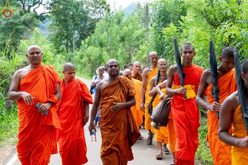 ภาพ No.140130:PhotoStory มหาศรัทธา ธรรมยาตราศรีลังกา EP.3  โครงการสยาม-ลังกา ธรรมยาตรา ฉลองเทศกาลวิสาขบูชาแห่งชาติ ศรีลังกา  บูชาธรรม 80 ปีหลวงพ่อธัมมชโย เส้นทางจาก เมืองดัมบูลลา ไปยัง เมืองมาตะเล  ตั้งแต่วันที่ 17-20 พฤษภาคม พ.ศ. 2567