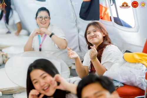 ภาพ No.224793:วันที่ 11 -12 พฤษภาคม พ.ศ. 2568 คณะพระอาจารย์ เจ้าหน้าที่ อาสาสมัคร นักศึกษา ทั้งชาวอินโดนีเซีย และชาวไทย ร่วมแรงร่วมใจ เตรียมงาน เก็บงาน ในวันวิสาขบูชา ณ พระมหาเจดีย์บรมพุทโธ ประเทศอินโดนีเซีย