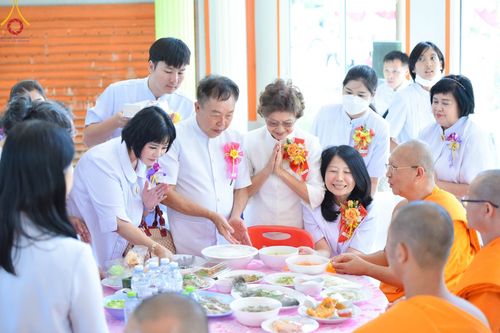 ภาพ No.95392:พิธีทอดกฐินสามัคคี เพื่อสร้างอาคาร 80 ปี หลวงพ่อธัมมชโย ณ ศูนย์ปฏิบัติธรรมวิหารแดง อำเภอวิหารแดง จ.สระบุรี วันที่ 18 พฤศจิกายน พ.ศ. 2566