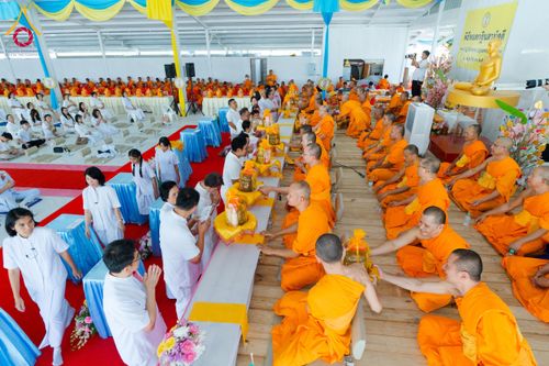 ภาพ No.174016:พิธีทอดกฐิน ศูนย์เบญจธรรม จ.ปทุมธานี ในโครงการกฐินสามัคคีทั่วไทย 30,000 วัด บูชาธรรม 80 ปี หลวงพ่อธัมมชโย โดยคณะศิษยานุศิษย์วัดพระธรรมกาย วันที่ 11 พฤศจิกายน พ.ศ. 2567