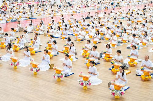 ภาพ No.212711:วันอาทิตย์ที่ 23 มีนาคม พ.ศ. 2568 พิธีร่วมบุญโครงการบรรพชาสามเณร 5,000 รูป ณ ห้องแก้วสารพัดนึก 2 วัดพระธรรมกาย