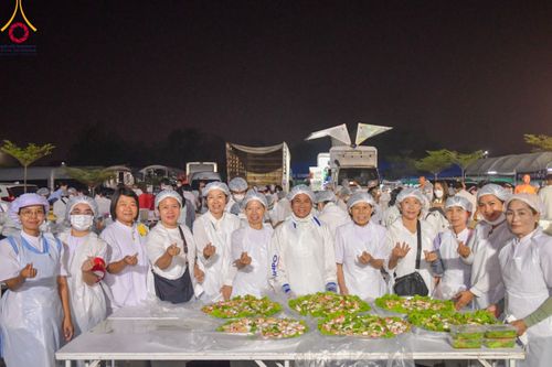 ภาพ No.114471:พิธีถวายภัตตาหารเป็นสังฆทาน แด่คณะพระธรรมยาตรา ปีที่ 12 วันที่ 18 มกราคม พ.ศ. 2567 ณ วัดโบสถ์(บน) บางคูเวียง จ.นนทบุรี