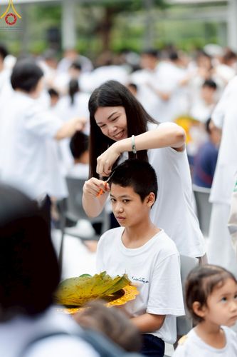 ภาพ No.213651:วันอาทิตย์ที่ 30 มีนาคม พ.ศ. 2568 พิธีตัดปอยผม โครงการหน่อแก้วเปรียญธรรม รุ่นที่ 13 ณ ค่ายจองแชมป์ หมู่กุฏิสามเณรเปรียญธรรม วัดพระธรรมกาย