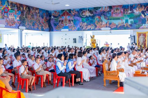 ภาพ No.197438:พิธีทอดผ้าป่าทำนุบำรุงศาสนสถาน ณ วัดโบสถ์(บน) ตำบลบางคูเวียง อำเภอบางกรวย จังหวัดนนทบุรี ในโครงการธรรมยาตรา กตัญญูบูชา มหาปูชนียาจารย์ พระมงคลเทพมุนี(สด จนฺทสโร) พระผู้ปราบมาร อนุสรณ์สถาน 7 แห่ง ปีที่ 13 วันที่ 17 มกราคม พ.ศ. 2568