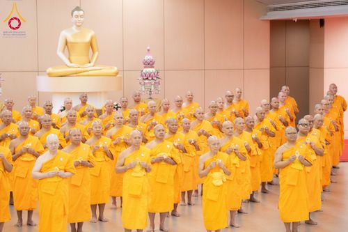 ภาพ No.161659:พิธีรับดวงแก้วนักเรียนบาลี ผู้สมัครสอบในนามวัดพระธรรมกาย วันพุธที่ 2 ตุลาคม พ.ศ. 2567 ณ เทวสภา อาคารร้อยปีคุณยายอาจารย์ฯ วัดพระธรรมกาย จ.ปทุมธานี