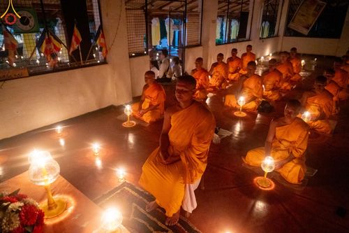 ภาพ No.141903:PhotoStory มหาศรัทธา ธรรมยาตราศรีลังกา EP.7 พิธีจุดวิสาขประทีป 6 วัด ถวายเป็น พุทธบูชา  โครงการสยาม-ลังกา ธรรมยาตรา  ฉลองเทศกาลวิสาขบูชาแห่งชาติ ศรีลังกา วันที่ 16 เดือนมิถุนายน พ.ศ. 2567
