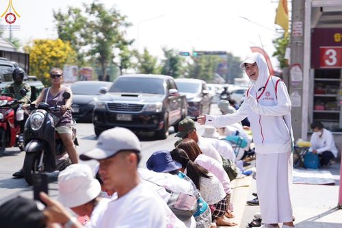 ภาพ No.208073:V.55 สารพัดV สารพัดดี ที่วัดพระธรรมกาย ในโครงการธรรมยาตรา กตัญญูบูชา มหาปูชนียาจารย์ พระมงคลเทพมุนี (สด จนฺทสโร) พระผู้ปราบมาร อนุสรณ์สถาน 7 แห่ง ปีที่ 13 ระหว่างวันที่ 2-31 มกราคม พ.ศ. 2568