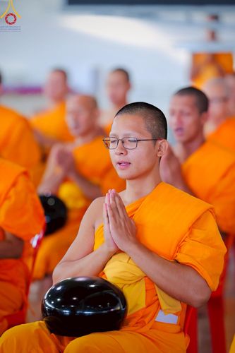 ภาพ No.221967:วันที่ 4 พฤษภาคม พ.ศ. 2568 พิธีตักบาตร เนื่องในวันอาทิตย์ต้นเดือน ณ บ้านแก้วเรือนทองคุณยายฯ วัดพระธรรมกาย