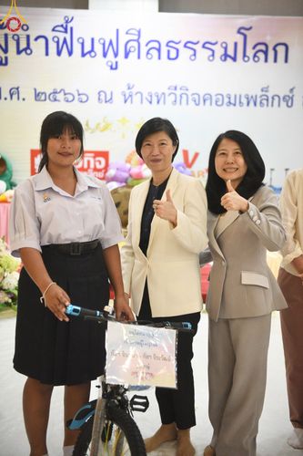 ภาพ No.102322:วันรวมพลังเด็กดี ผู้นำฟื้นฟูศีลธรรมโลก จังหวัดสระบุรี ณ ห้างทวีกิจคอมเพล็กซ์  อ.เมือง จ.สระบุรี วันพุธที่ 13 ธันวาคม พ.ศ. 2566