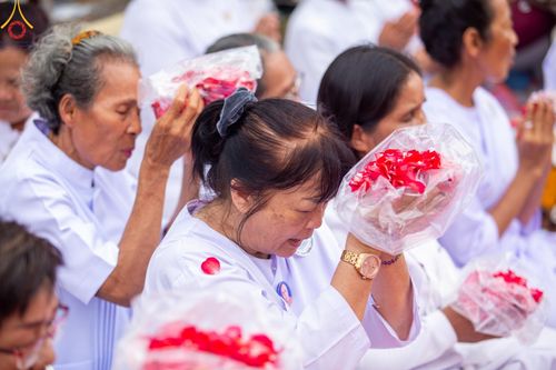 ภาพ No.128188:พิธีอัญเชิญพระบรมสารีริกธาตุ " ใจกลางเมืองนครหาดใหญ่ " เพื่อประดิษฐาน ณ มหารัตนเจดีย์สิริปทุมสวรรค์ (เจดีย์อริยพุทธะ 5 พระองค์) ศูนย์ปฏิบัติธรรมภาคใต้ อ.บางกล่ำ จ.สงขลา  วันที่ 9 มีนาคม พ.ศ.2567 (ชุดที่ 1)