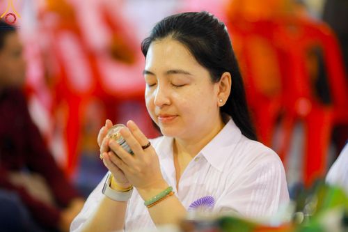 ภาพ No.124416:พิธีตักบาตรในวันมาฆบูชา ณ บ้านแก้วเรือนทองคุณยายฯ วัดพระธรรมกาย จ.ปทุมธานี วันเสาร์ที่ 24 กุมภาพันธ์ พ.ศ. 2567