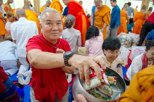 ภาพ No.80915:พิธีตักบาตรพระ ๒๑๖ รูป และ พิธีถวายมหาสังฆทาน ๕๒ วัด ฉลองครบรอบ ๑๖ ปี ธุดงคสถานพรรัตนแพร่ วันอังคารที่ ๙ พฤษภาคม พ.ศ.๒๕๖๖ ณ ธุดงคสถานพรรัตนะ อำเภอวังชิ้น จังหวัดแพร่