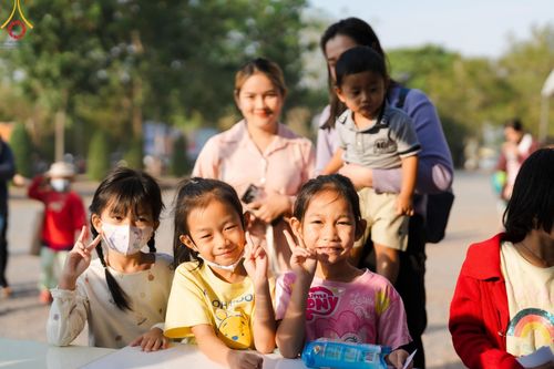 ภาพ No.193856:วัดพระธรรมกาย จัดงานวันเด็กแห่งชาติ ประจำปี พ.ศ.2568 ออกร้านอาหาร 200 ร้าน มอบของขวัญหลายหมื่นชิ้น วันที่ 12 มกราคม พ.ศ. 2568 วัดพระธรรมกาย อ.คลองหลวง จ.ปทุมธานี