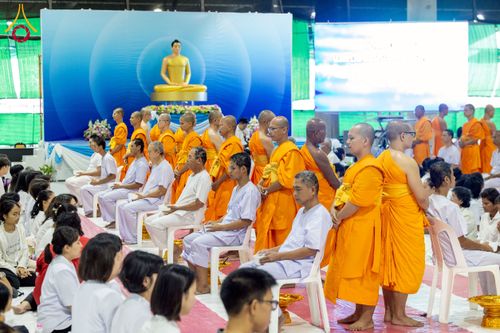 ภาพ No.230710:วันที่ 29 มิถุนายน พ.ศ.2568 พิธีตัดปอยผมและปลงผมนาคธรรมทายาท โครงการบรรพชาอุปสมบทหมู่ รุ่นเข้าพรรษา ณ วิหารคด วัดพระธรรมกาย