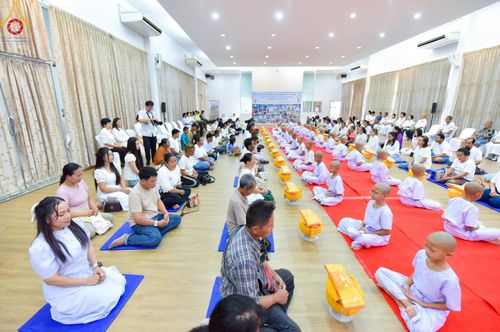 ภาพ No.216483:วันอังคารที่ 8 เม.ย. พ.ศ. 2568 พิธีบรรพชาสามเณร ณ ศูนย์ปฏิบัติธรรมเขาคิชฌกูฏ จันทบุรี