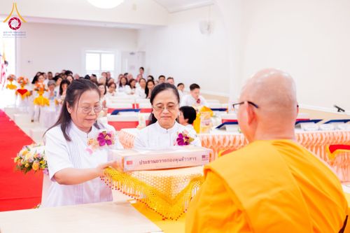 ภาพ No.175003:พิธีทอดกฐิน วัดพระธรรมกายซิลิคอนวัลเลย์ มลรัฐแคลิฟอร์เนีย ประเทศสหรัฐอเมริกา บูชาธรรม 80 ปี หลวงพ่อธัมมชโย โดยคณะศิษยานุศิษย์วัดพระธรรมกาย วันที่ 27 ตุลาคม พ.ศ. 2567