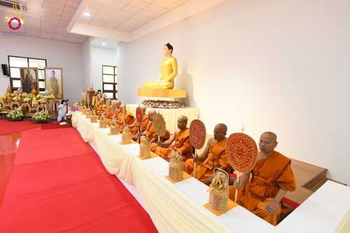 ภาพ No.194750:พิธีเจริญพระพุทธมนต์ และทำบุญตักบาตร ถวายพระราชกุศล แด่พระบาทสมเด็จพระเจ้าอยู่หัว เนื่องในโอกาสพระราชพิธีสมมงคล พระชนมายุเท่าพระบาทสมเด็จพระพุทธยอดฟ้าจุฬาโลกมหาราช สมเด็จพระปฐมบรมกษัตริยาธิราชแห่งพระราชวงศ์จักรี พุทธศักราช 2568 วันที่ 14 มกราคม พ.ศ. 2568