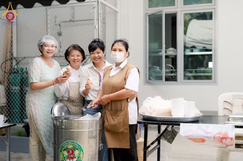 ภาพ No.180911:กิจกรรมวันรวมพลังเด็กดี V-Star ผู้นำฟื้นฟูศีลธรรมโลก ประจำปีพุทธศักราช 2567 จังหวัดสุพรรณบุรี ณ ศูนย์ปฏิบัติธรรมพระมงคลเทพมุนี อำเภอสองพี่น้อง จังหวัดสุพรรณบุรี วันที่ 21 พฤศจิกายน พ.ศ.2567