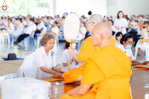 ภาพ No.58606:พิธีบุพเปตพลี ครั้งที่ 149 ร่วมอุทิศบุญแด่หมู่ญาติที่ล่วงลับไปแล้ว และสืบทอดอายุพระพุทธศาสนา วันอังคารที่ 23 เมษายน พ.ศ. 2567 (วันพระ ขึ้น 15 ค่ำ เดือน 5) ณ หอฉันคุณยายอาจารย์ฯ วัดพระธรรมกาย