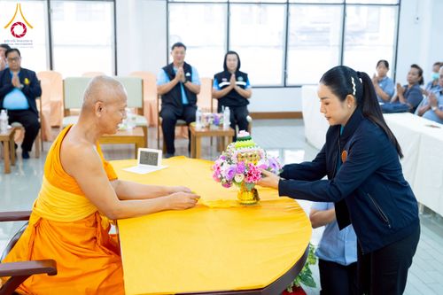 ภาพ No.259692:วันที่ 24 ตุลาคม พ.ศ. 2568 รพ.สต.คลองหนึ่ง อ.คลองหลวง สังกัด อบจ.ปทุมธานี จัดประชุมและมอบครุภัณฑ์ทางการแพทย์ เสริมพลัง อสม. ขับเคลื่อนสุขภาพชุมชนอย่างยั่งยืน ณ วัดพระธรรมกาย