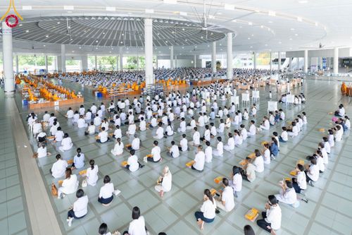 ภาพ No.100140:พิธีบุพเปตพลี  ครั้งที่ 143 วันที่ 27 พฤศจิกายน พ.ศ. 2566 วันพระ ขึ้น 15 ค่ำ เดือน 12 ณ หอฉันคุณยายอาจารย์ฯ วัดพระธรรมกาย