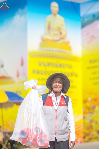 ภาพ No.202959:V.51 สารพัดV สารพัดดี ที่คลองบางนางแท่น ในโครงการธรรมยาตรา กตัญญูบูชา มหาปูชนียาจารย์ พระมงคลเทพมุนี(สด จนฺทสโร) พระผู้ปราบมาร อนุสรณ์สถาน 7 แห่ง ปีที่ 13 ระหว่างวันที่ 2-31 มกราคม พ.ศ. 2568