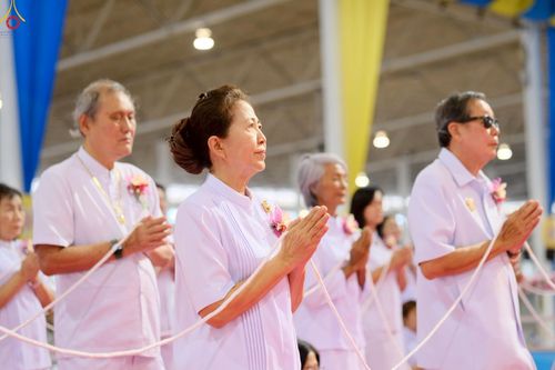 ภาพ No.239008:วันอาทิตย์ที่ 17 สิงหาคม พ.ศ. 2568 งานบุญวันอาทิตย์ พิธีจุดเทียนใจ ไฟนิรันด์ อนันตชัย ณ วัดพระธรรมกาย จ.ปทุมธานี